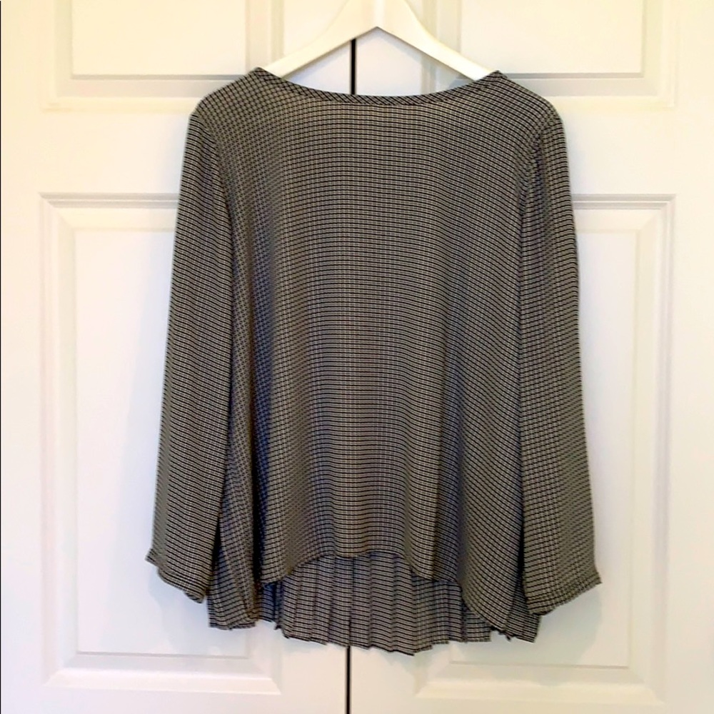 Hi-lo Back-pleated Swing Top